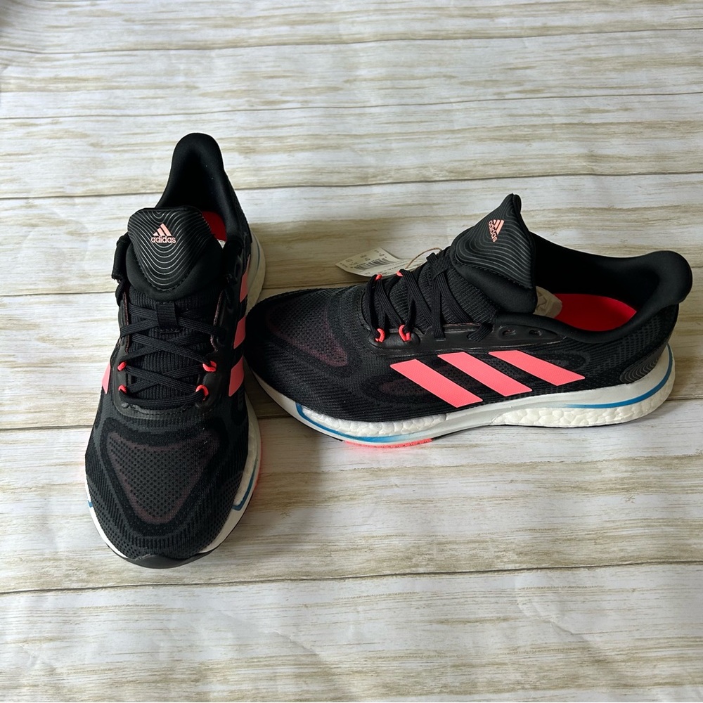 NWOB Adidas Supernova Running Shoe Women’s Size 6
